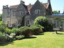 en:Iford Manorの裏庭はHarold Petoによる設計。