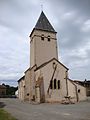 L'église avec la croix côté chevet.