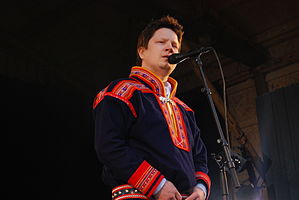 Valkeapää performing in Márkomeannu, Norway, on 28 July 2008.