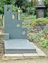 The grave of Patrick Caulfield, RA