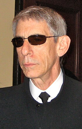 Richard Belzer interprète John Munch.