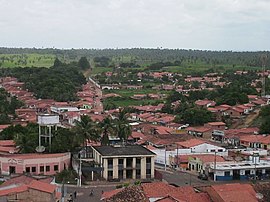 Foto de São Luís Gonzaga do Maranhão com destaque ao prédio da antiga prefeitura