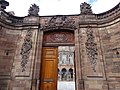 Entrada ao patio do concello, antigo Hôtel de Hanau-Lichtenberg (1736)