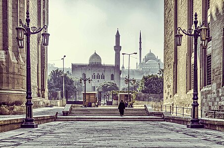جامع السُلطان حسن وبجانبه جامع مُحمَّد علي باشا، بِمدينة القاهرة