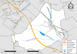 Carte en couleur présentant le réseau hydrographique de la commune