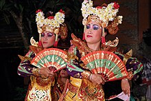 Penari Legong di Ubud.