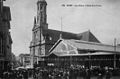 Vue de l'ancienne église Saint-Louis, des halles du même nom, de la place Étienne Dolet et la rue Keravel.