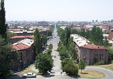 Avenue Mesrop Machtots vista dal Matenadaran.