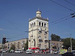 Immeuble d'angle avec la Perspective de la Cathédrale (Zaporijjia) classé [2]