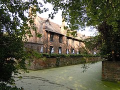 Well Hall Pleasaunce - Tudor Barn