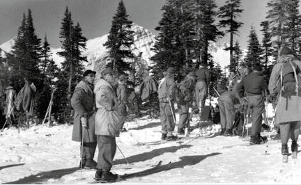 File:Lovat Scouts ski race.webp