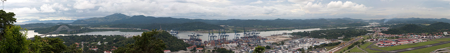 Panorama of Pacific entrance of the canal.