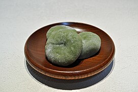 Yomogi daifuku