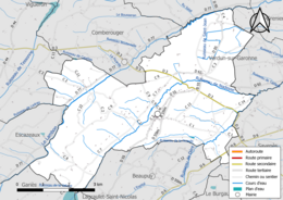 Carte en couleur présentant le réseau hydrographique de la commune