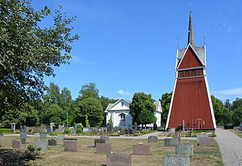 Kyrkan och klockstapeln