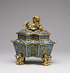 Cloisonné box; 18th century; cloisonné enamels on copper with gilt bronze; 20.5 × 19.8 cm; Walters Art Museum (Baltimore, Maryland, US)