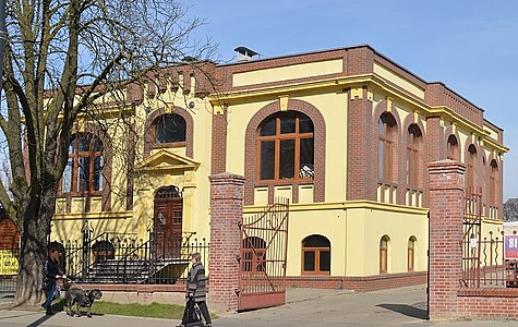 One of the Kolwitz buildings at 19 Chodkiewicza in the 2010s