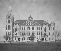 El edificio Cullenen el campus de la Universidad Southwestern, construido en 1898.