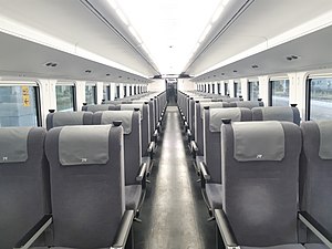 EMU3000型標準車廂內裝 （圖為標準型，觀光特仕列車全編組12節車廂採用與商務車廂同色調內裝