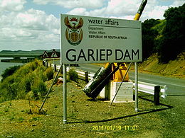 Road sign heading for the dam wall