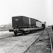 Semi-trailer on a Kangourou wagon[6]