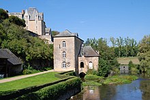 le Moulin de Thévalles et le Château de Thévalles à Chémeré-le-Roi.