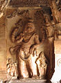 Narasimha, tourné vers l'Est (direction solaire, liée au feu). Deuxième auvent. Sanctuaire excavé. Grotte 3, fin VIe siècle.