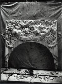 Stylized flowers (especially spiral flowers and converging fascicles) – Architectural element for the Parfumerie d'Orsay in Paris, by Georges Béal (1922)