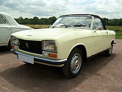 304 cabriolet à Caen.