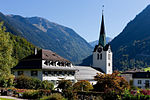 Reformierte Kirche Schwanden mit oberem Pfarrhaus