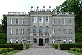 Rediseño del castillo de Marienlyst (1759-1763), con la ampliación a ambos lados del cuerpo central, construido en 1587-1588 por Hans van Steenwinckel