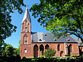 Kirche mit Friedhof, Feldsteinmauer, Portal u. Torpfeiler sowie mit Grabstätte, Hagemeister (8 Grabsteine, 3 Grabplatten und Einfassung)