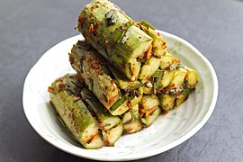 Oi-sobagi (cucumber kimchi)