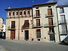 Casa señorial en plaza de San Pedro, 14 y calle Cueva Santa, 7