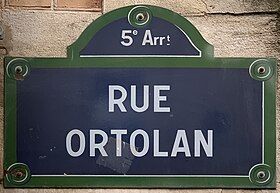 Voir la plaque.