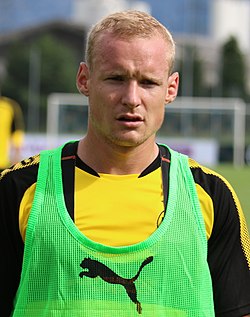 Sebastian Rode BVB (cropped).jpg