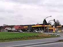 "Score"-Tankstelle und zwei Wohngebäude an der Bundesstraße 437 in Seghorn