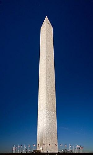 אנדרטת וושינגטון הוקמה לזכרו של הנשיא הראשון של ארצות הברית - ג'ורג' וושינגטון. בעת בנייתה הייתה האנדרטה המבנה הגבוה ביותר בעולם.