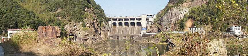 上犹江水电厂大坝全景