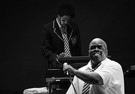 Gnarls Barkley: Cee Lo Green (На переднем плане) и Danger Mouse (На заднем плане)