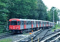 Doppeltraktion aus Fahrzeugen des Typs DT3 der U-Bahn Hamburg