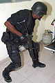 Homme du SWAT de la police d'Haïti.