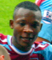 John Paintsil als Spieler des englischen Fußball- clubs West Ham United im April 2008