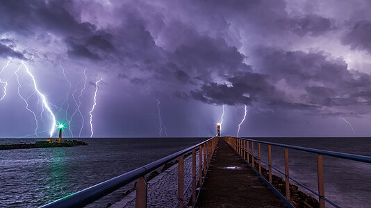 Lightning in Port-la-Nouvelle, by Maxime Raynal