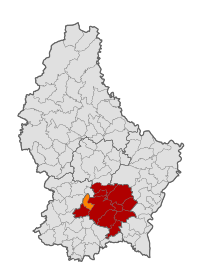 Map of Luxembourg with Strassen highlighted in orange, and the canton in dark red