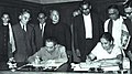 1964-05 1964年2月 周恩来与锡兰总理西丽玛沃·班达拉奈克签署中锡联合声明