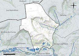 Carte en couleur présentant le réseau hydrographique de la commune