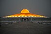 Chedi des Wat Phra Dhammakaya bei Nacht