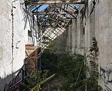 Photographie de l'intérieur du corps de logis central du château du Génitois, 2020.