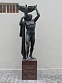 Statue allégorique de la Victoire sculptée par Sicard.